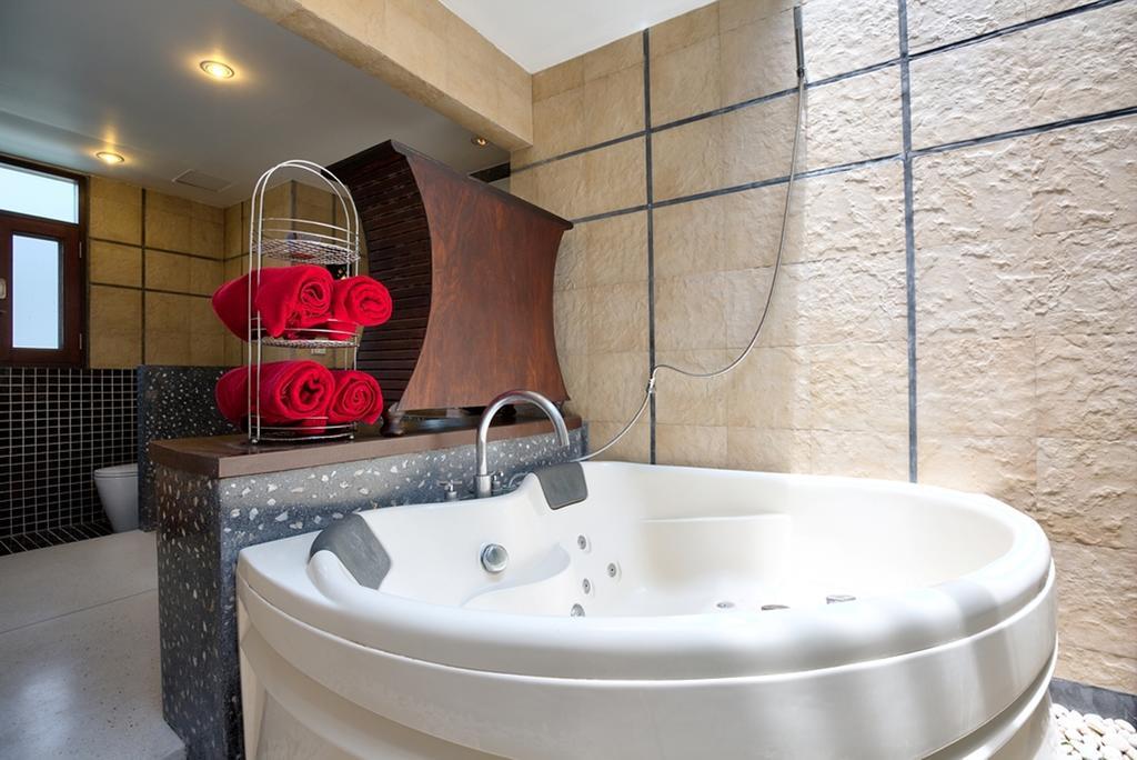 Emerald Sands - Beach Front 4 Bed Pool Villa 사무이 객실 사진