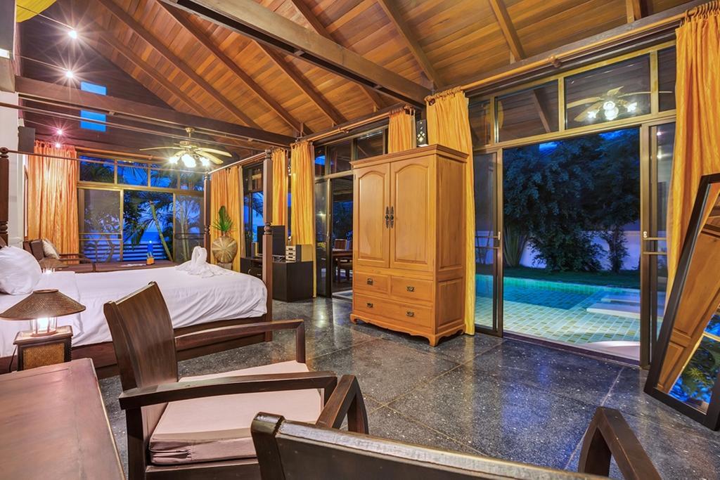 Emerald Sands - Beach Front 4 Bed Pool Villa 사무이 객실 사진